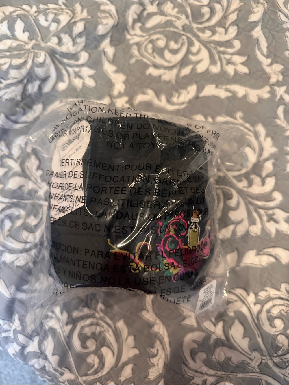 Vera Bradley Disney Hocus Pocus Caldron Cosmetic Bag - Picture 4 of 7